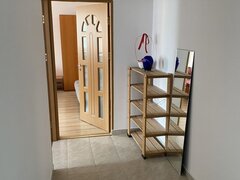 1 Decembrie 1918 Auchan Titan aproape de metrou